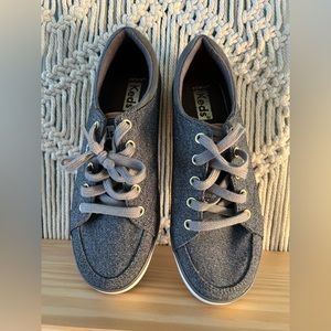 Keds womens lace up shoes size 5.